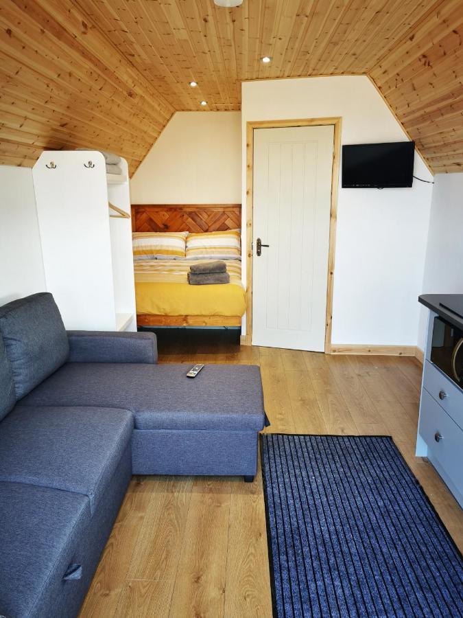 Отель Gowanview Glamping Банф Экстерьер фото