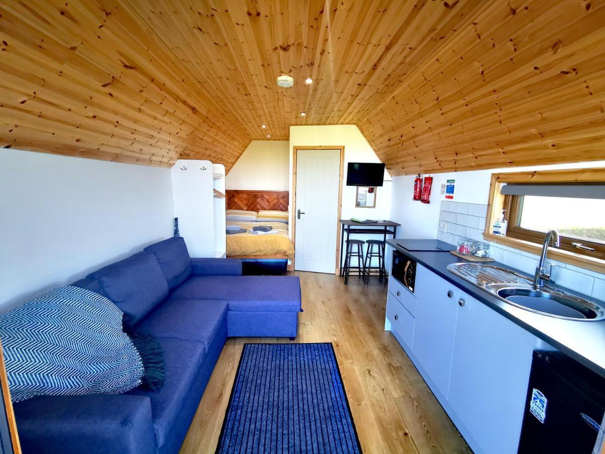 Отель Gowanview Glamping Банф Экстерьер фото